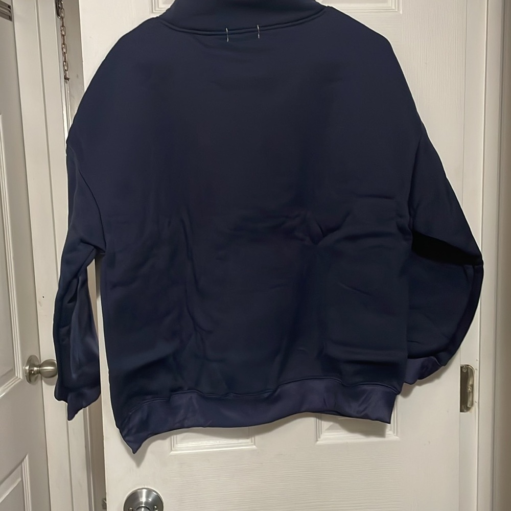 New sweatshirt size large - Picture 2 of 2